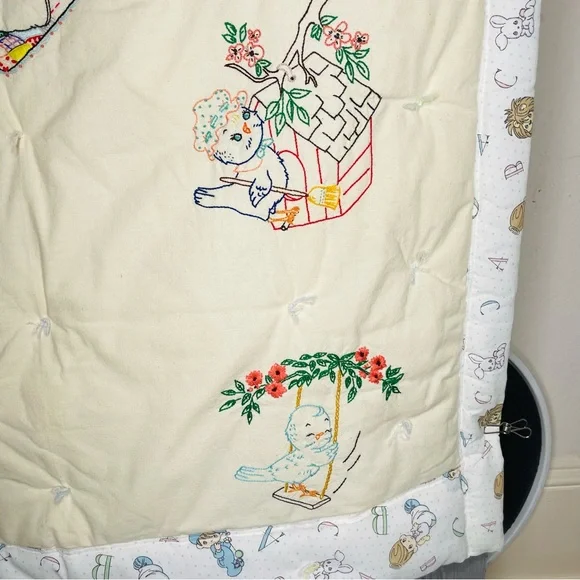 Vintage hand embroidered baby quilt with birds and animals precious moments - Picture 8 of 12